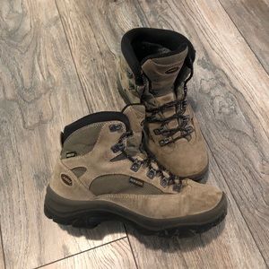 AKU Goretex Air8000 Boots Unisex Men 5.5 Women 7